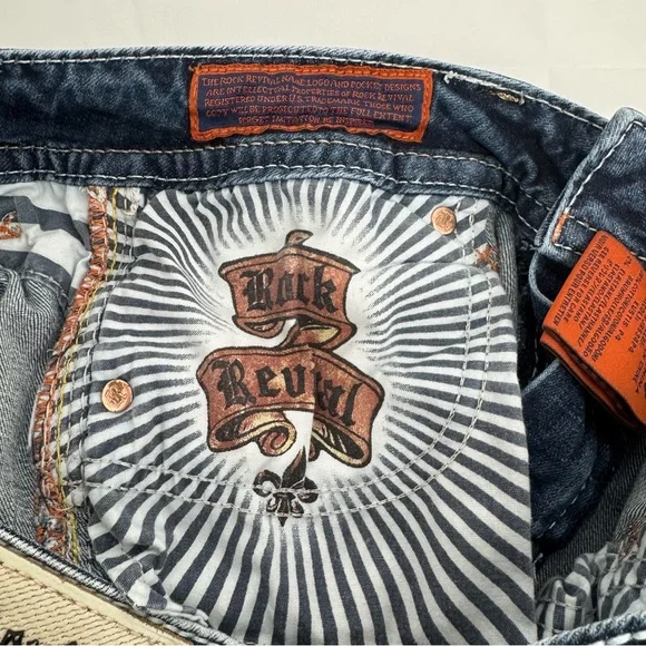 Rock Revival Eustis Capri  Embellished Jeans Thick Stitching 31W X 20.5L - Picture 16 of 16